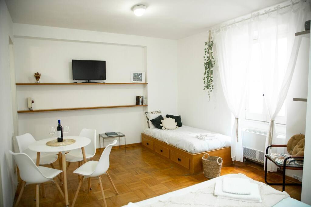 Shabby Shic Studio Al Palatino Lägenhet *